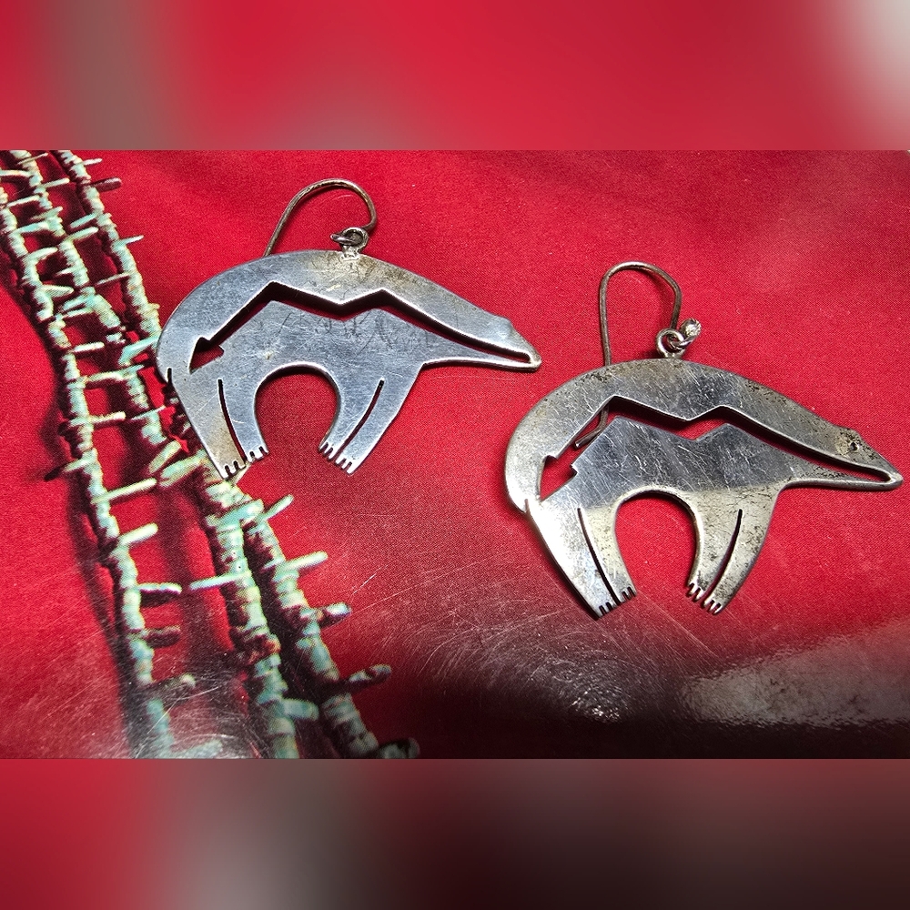 Vintage Navajo Sterling Silver Lightning Spirit bear dangle earrings